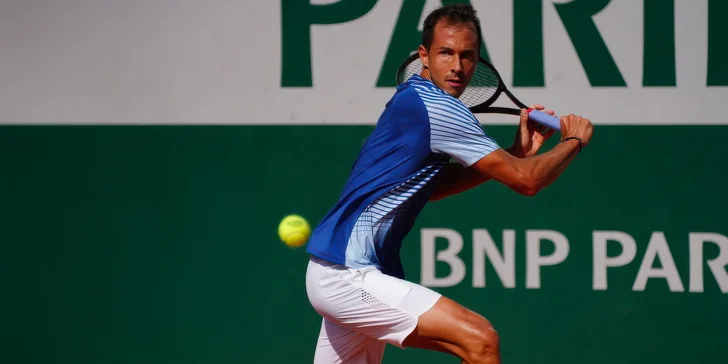 Tenisový trénink na míru s vítězem Davis Cupu Lukášem Rosolem pro 1 i 2 osoby