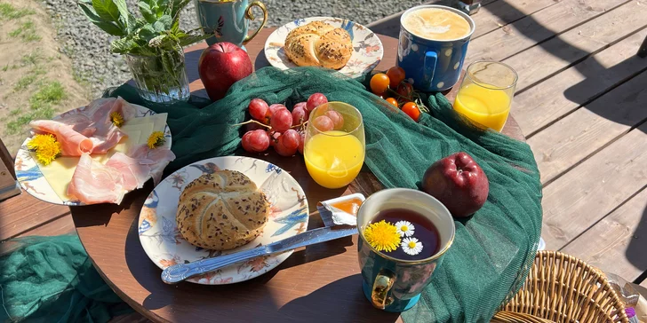 Romantický glamping ve stanu: pro 2–3 osoby, vč. snídaně, 50 m od řeky Ohře
