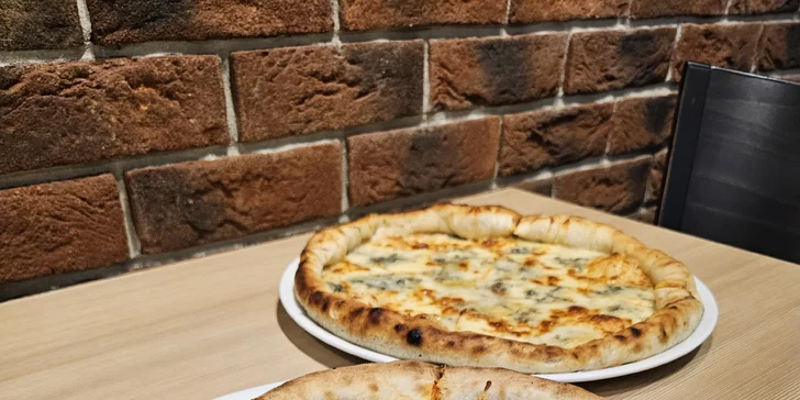 Řádění na motokárách pro děti i dospělé: až 3 jízdy i pizza dle výběru