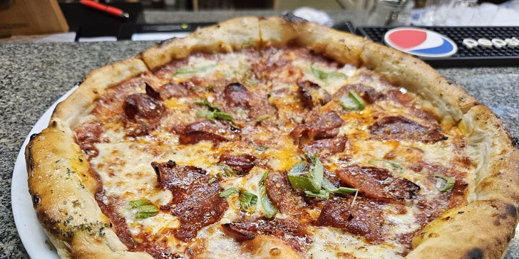 Řádění na motokárách pro děti i dospělé: až 3 jízdy i pizza dle výběru