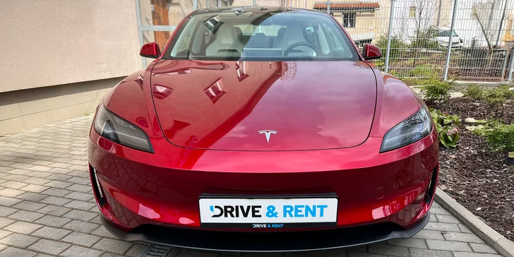 Zapůjčení Tesly Model 3 Performance – elektromobil, co vás ohromí