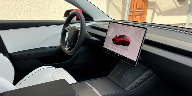 Zapůjčení Tesly Model 3 Performance – elektromobil, co vás ohromí