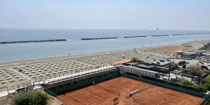 Léto v italské Ravenně: hotel u moře, all inclusive, neomezené nápoje, venkovní bazén a zábava