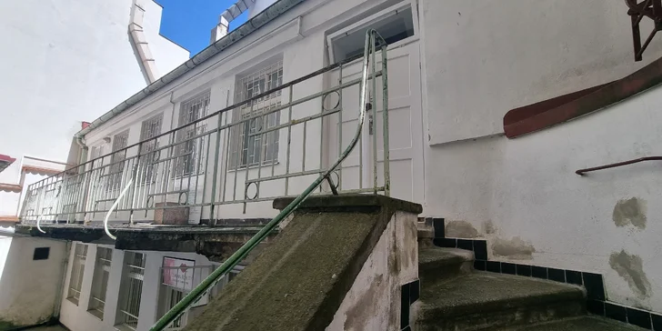 Úleva od bolesti: masáže na 35 až 110 minut včetně rehabilitačního poradenství
