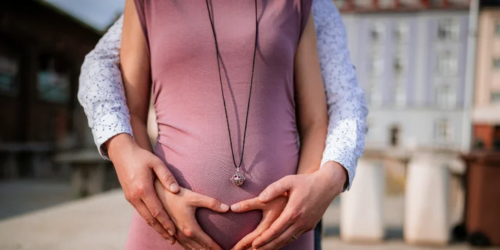Rodinné, párové, těhotenské či new born focení: 15 upravených snímků z exteriéru či ateliéru