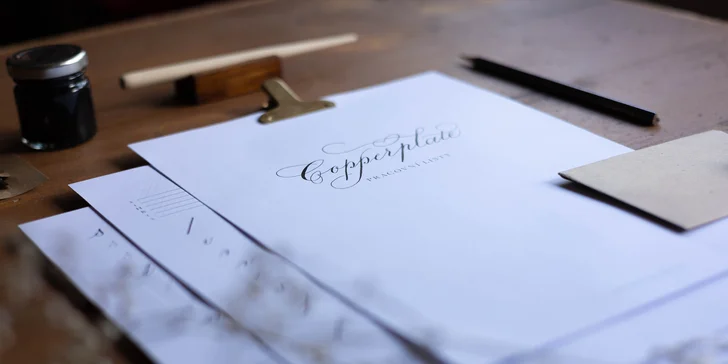 Kaligrafický workshop: úvod do stylu Copperplate, psaní monogramů i flourishing
