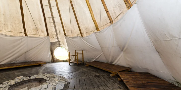 Indiánské teepee uprostřed Českého ráje pro celou rodinu i partu přátel