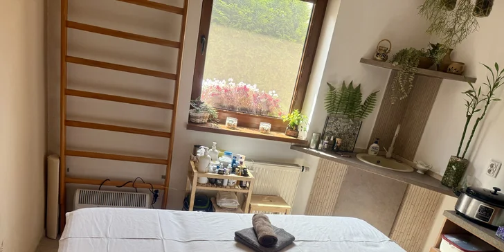 30-60 minut hýčkání: relaxační kávová i ovocná masáž vč. peelingu či zábalu
