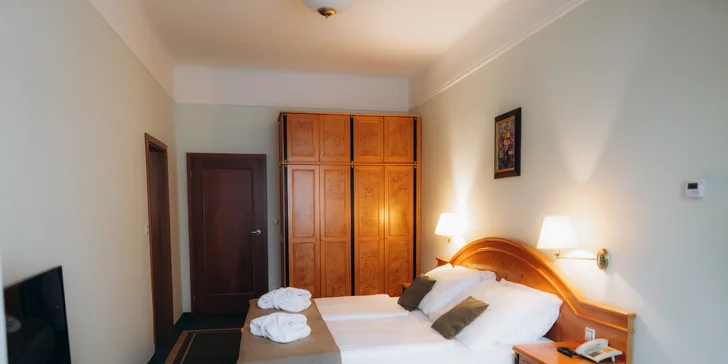 Pobyt ve 4* hotelu v Mariánských Lázních: jídlo, vyhřívaný bazén i wellness procedury