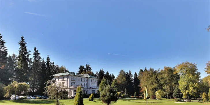 Pobyt ve 4* hotelu v Mariánských Lázních: jídlo, vyhřívaný bazén i wellness procedury