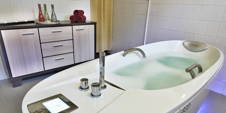 Pobyt ve 4* hotelu v Mariánských Lázních: jídlo, vyhřívaný bazén i wellness procedury