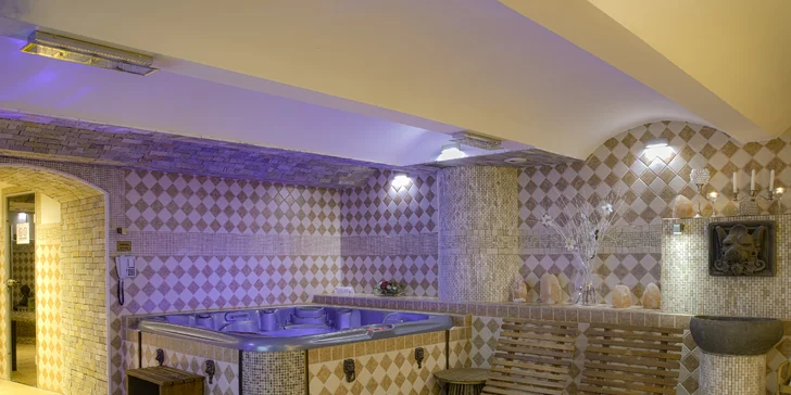 4* pobyt v Chomutově: balíčky se snídaní, privátním wellness i vířivkou na pokoji
