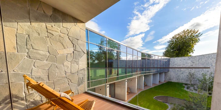 Nový hotel u jezera Wisełka: pláže Baltu i Volyňský park na dosah, wellness a polopenze v ceně