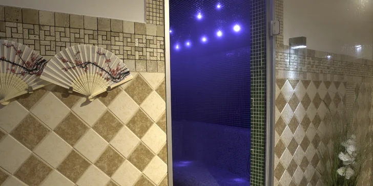 Privátní wellness na 2 hodiny pro dva: vířivka, sauna, víno i obložená mísa