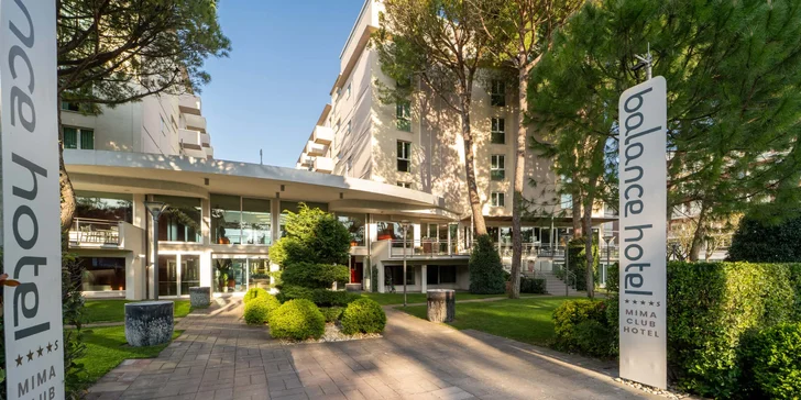 Dovolená v Itálii: hotel přímo u pláže, polopenze i venkovní bazén