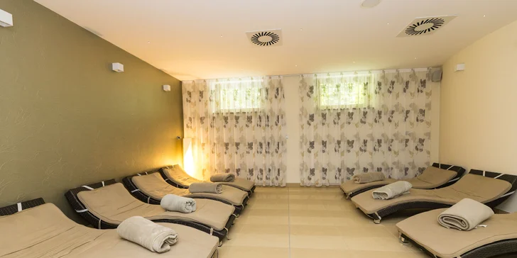 Luxusní pobyt v Hluboké nad Vltavou: 5* hotel u zámku s wellness a jídlem