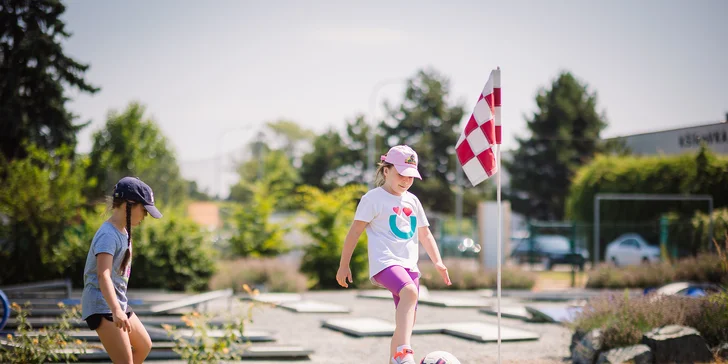 Vstupné na 18jamkový fotbalgolf v areálu Kšírovka pro 2 dospělé