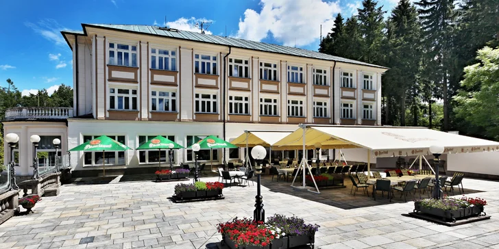 Pobyt ve 4* hotelu v Mariánských Lázních: jídlo, vyhřívaný bazén i wellness procedury