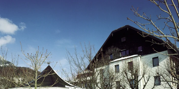 Pobyt v rakouských Alpách: hotel přímo u jezera, polopenze, lázně i půjčení kol