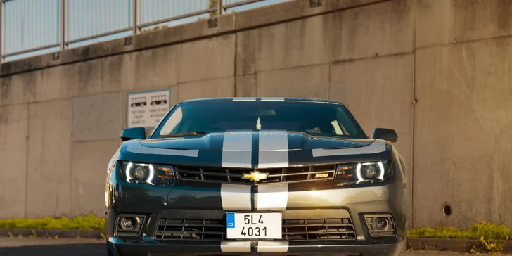 Pořádná rychlost: spolujízda nebo řízení Chevroletu Camaro Bumblebee či BodyKit SS