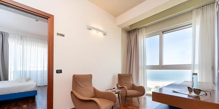 Dovolená v Itálii: hotel přímo u pláže, polopenze i venkovní bazén