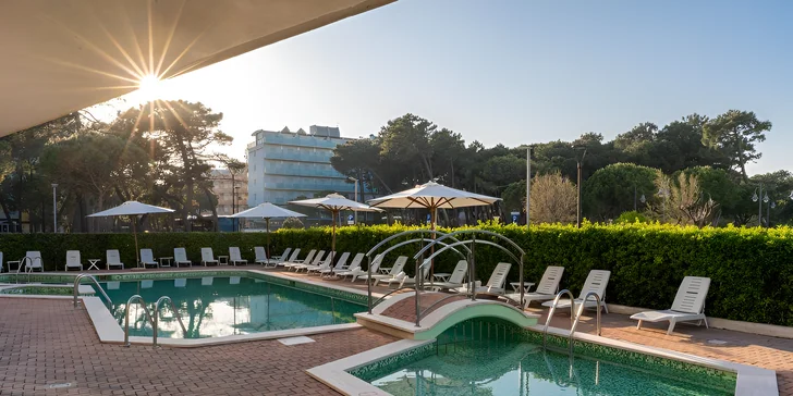 Dovolená v Itálii: hotel přímo u pláže, polopenze i venkovní bazén
