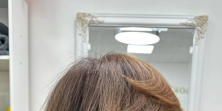 Střih s barvou, melírem i balayage pro všechny délky vlasů