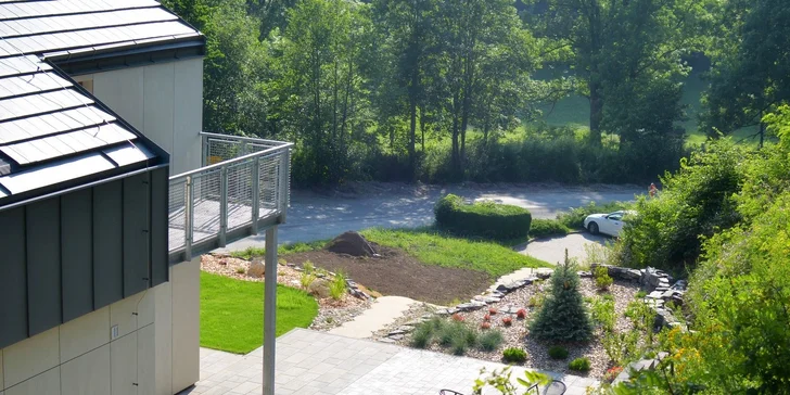 Dovolená v Moravském krasu: moderní apartmán až pro 4 osoby, vč. terasy či balkónu