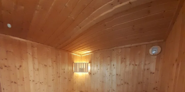 Krušné hory i s jídlem: vybavený apartmán nebo chalupa až pro 14 osob