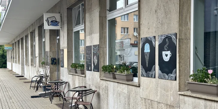 Snídaňové menu pro 1 i 2 osoby: bagel à la benedikt nebo snídaňový talíř a nápoj