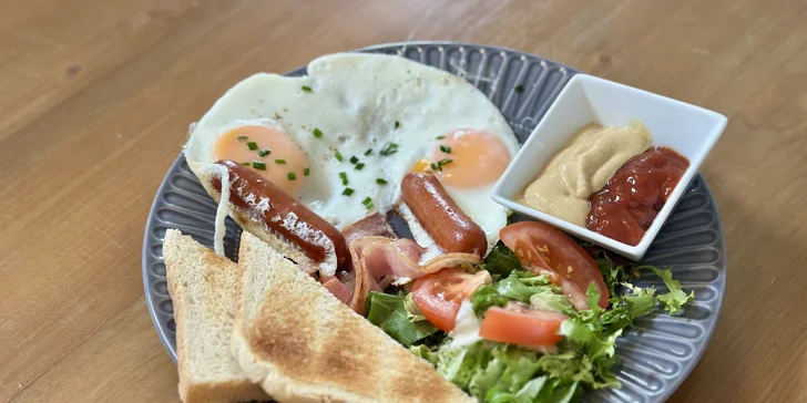 Snídaňové menu pro 1 i 2 osoby: bagel à la benedikt nebo snídaňový talíř a nápoj