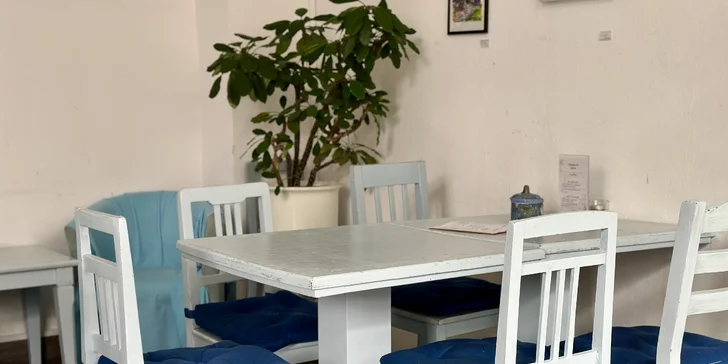 Snídaňové menu pro 1 i 2 osoby: bagel à la benedikt nebo snídaňový talíř a nápoj