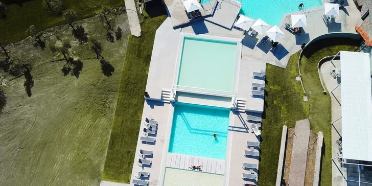 Dovolená na Rhodosu: 4* hotel vč. letenek, all inclusive, 30 m od pláže