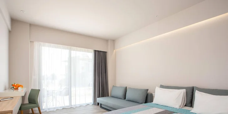 Dovolená na Rhodosu: 4* hotel vč. letenek, all inclusive, 30 m od pláže