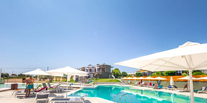 Dovolená na Rhodosu: 4* hotel vč. letenek, all inclusive, 30 m od pláže