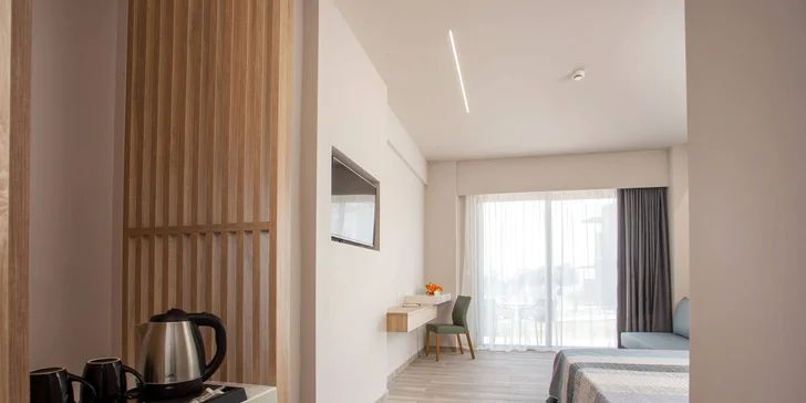 Dovolená na Rhodosu: 4* hotel vč. letenek, all inclusive, 30 m od pláže