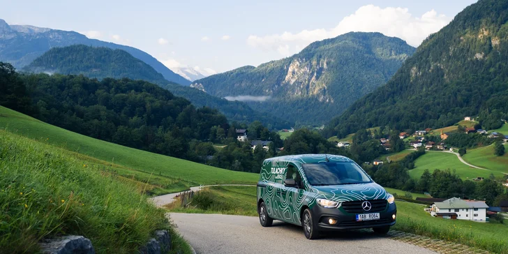 Pronájem obytné dodávky s kuchyňkou i střešní terasou: Mercedes Benz nebo Volkswagen Crafter