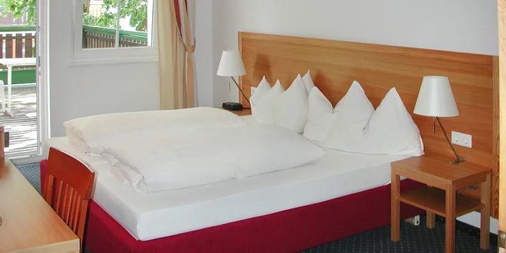 Pobyt v rakouských Alpách: hotel přímo u jezera, polopenze, lázně i půjčení kol