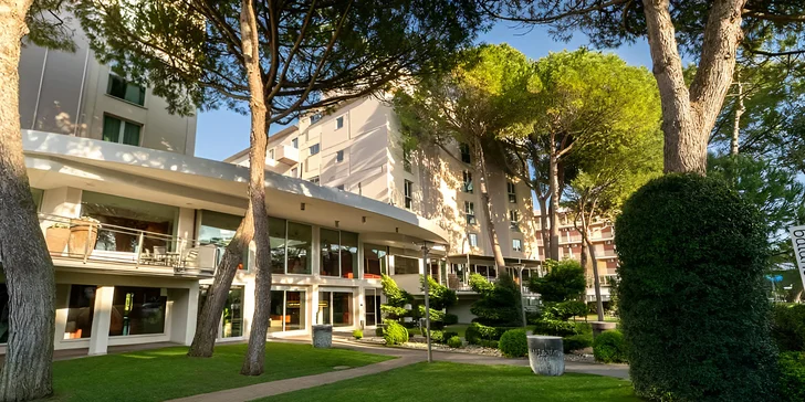 Dovolená v Itálii: hotel přímo u pláže, polopenze i venkovní bazén