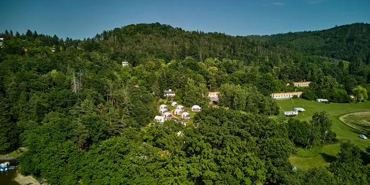 Glamping na Slapech: luxusní stany pro dva i celou rodinu, krásná lokalita přímo u přehrady