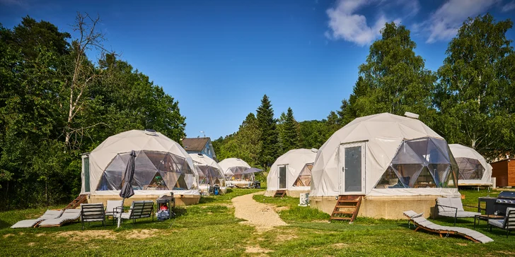Glamping na Slapech: luxusní stany pro dva i celou rodinu, krásná lokalita přímo u přehrady