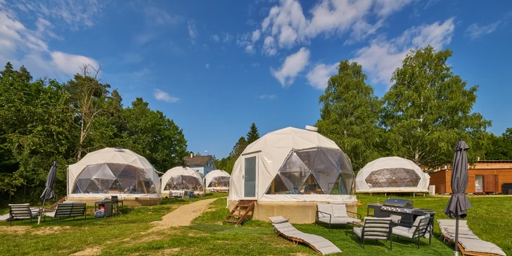 Glamping na Slapech: luxusní stany pro dva i celou rodinu, krásná lokalita přímo u přehrady