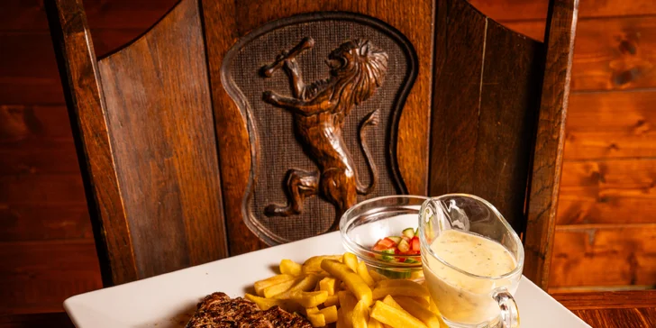 Rumpsteak nebo svíčková: hovězí steak dle výběru, hranolky a omáčka pro 1 i 2 osoby