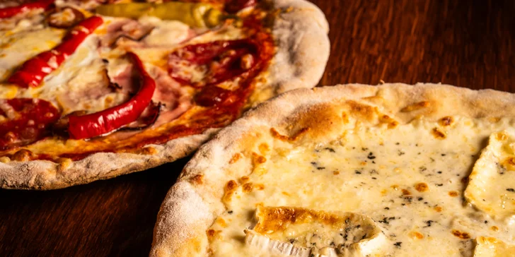 Pizza dle výběru pro 2 až 4 osoby: průměr 32 cm, šunka, quattro formaggi i diavola