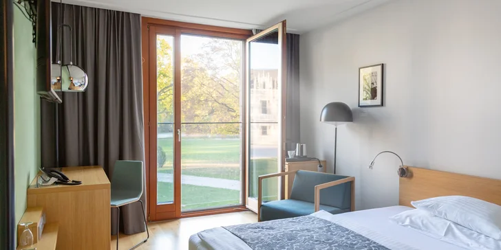 Gutensteinské Alpy: 4* zámecký hotel se snídaní či polopenzí a wellness o rozloze 400 m²