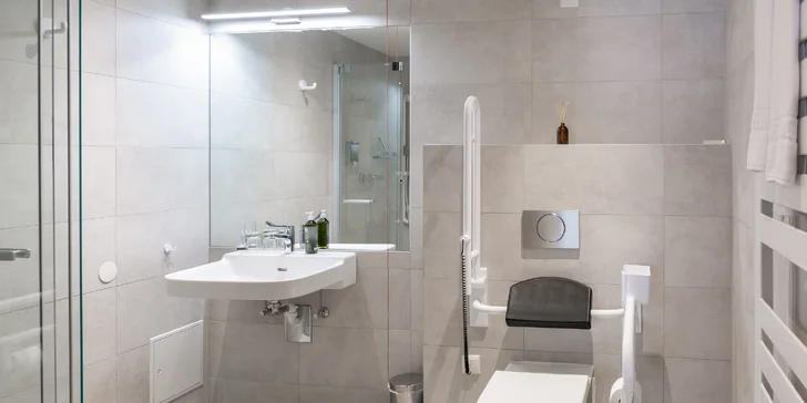 Gutensteinské Alpy: 4* zámecký hotel se snídaní či polopenzí a wellness o rozloze 400 m²