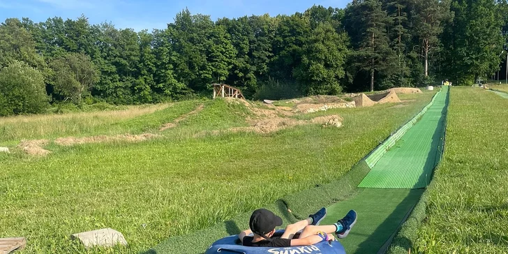 Letní zábava v areálu Svah Zlín: tubing, jump park i aquazorbing