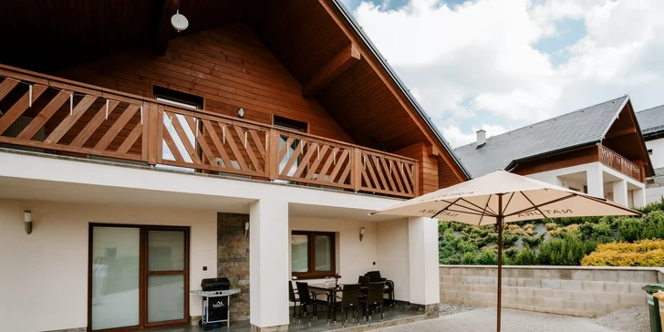 Chaty na Oravě až pro 10 osob: terasa i privátní wellness, cyklotrasy a 16 km k přehradě