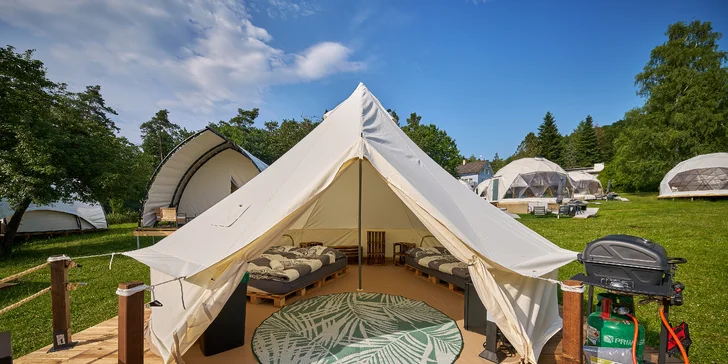 Glamping na Slapech: luxusní stany pro dva i celou rodinu, krásná lokalita přímo u přehrady