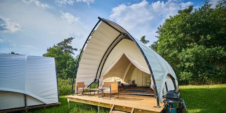 Glamping na Slapech: luxusní stany pro dva i celou rodinu, krásná lokalita přímo u přehrady